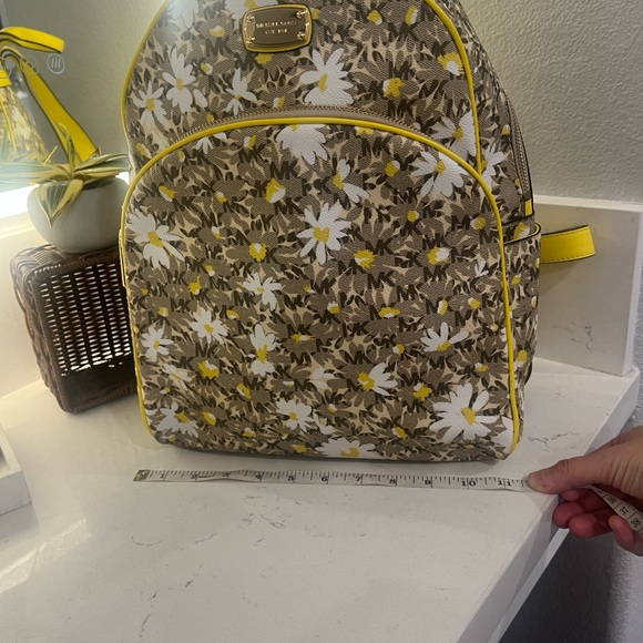 Michael Kors Floral Yellow Backpack with MK logo - Picture 8 of 17